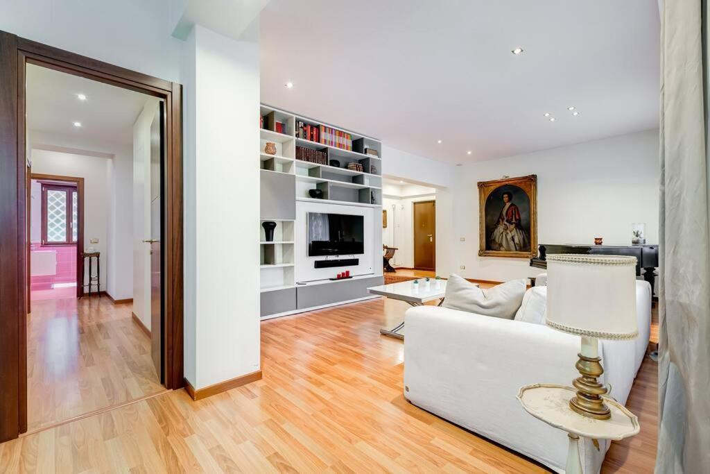 Exclusive Apartment In Eur Lake Rom Exteriör bild